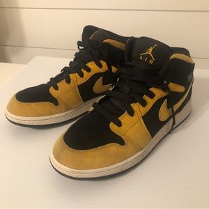 Air Jordan 1 Mid Reverse New Love Kids 6.5